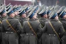 Rusko se snaží posílit armádu i pomocí migrantů. Kyjev se obává, že bude nabírat též na okupovaných územích
