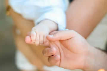 V USA jsou dostupná lidská embrya na zakázku. Vědci varují před eugenikou