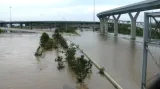 Zaplavený dálniční uzel nedaleko Houstonu