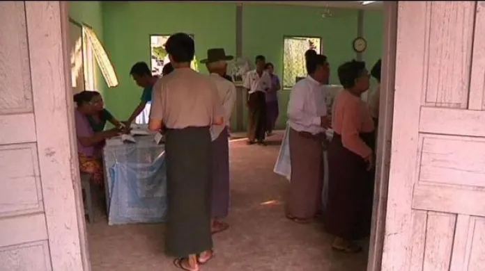 Lucie Kundra z Člověka v tísni k barmským volbám