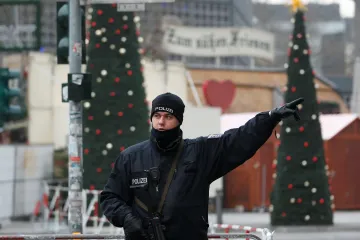 USA před hrozbou útoků o adventu varovaly. Německá města posilovala ochranu na trzích