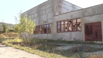 Opuštěný areál nedokončené továrny Ergon