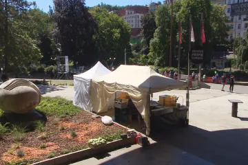 Čtyřicet lidí se na festivalu ve Varech otrávilo vodou. Ve stáncích zřejmě zaměnili pitnou a užitkovou