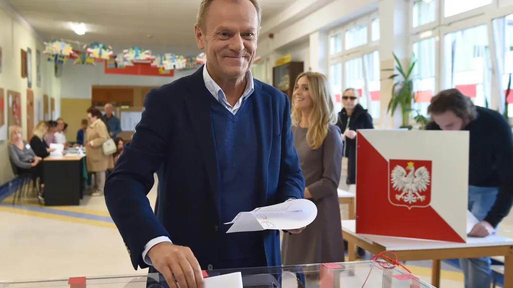 Donald Tusk při volbách v Polsku