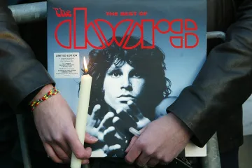 Jim Morrison se svou smrtí zapsal do klubu 27