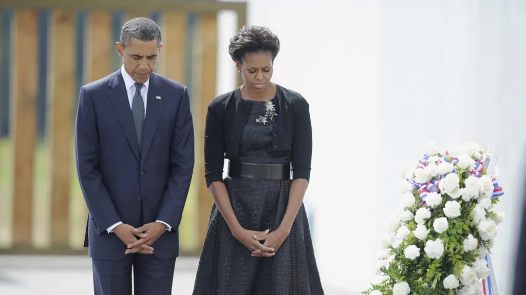 Barack Obama a jeho manželka Michelle při pietní vzpomínce na útoky z 11. září 2011