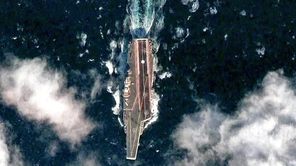 Snímek čínské letadlové lodi