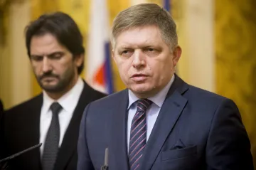 Prokuratura požádala sněmovnu o souhlas s vazebním stíháním Fica. O Kaliňákovi se rozhodne v sobotu