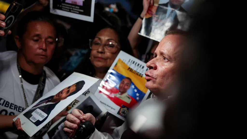 Opoziční politik Juan Pablo Guanipa po propuštění z vězení