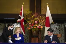 Británie podepsala obchodní dohodu s Japonskem, první takovou od odchodu z EU