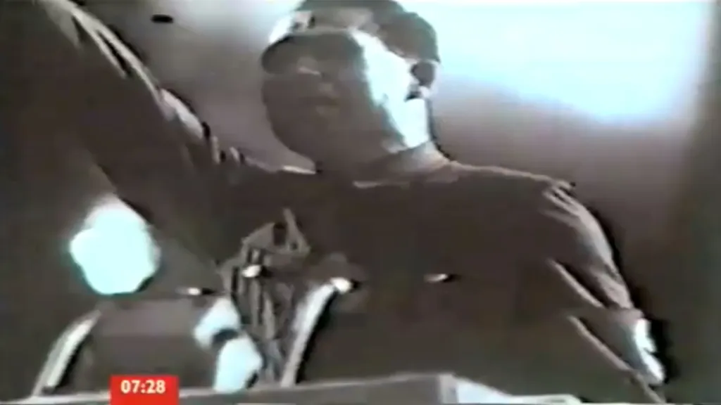 BBC odvysílala místo předpovědi počasí hajlujícího Hesse