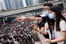 Čína směřuje k nelidskému systému. Hongkong to ví, proto protestuje, vysvětluje sinoložka Lomová