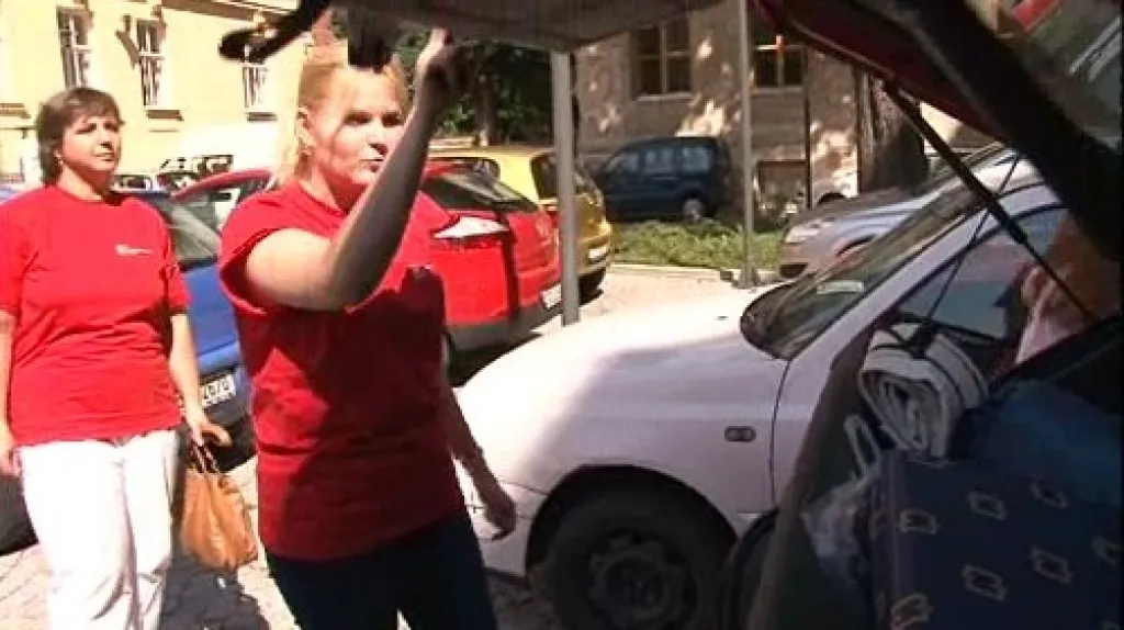 Dobrovolníci se připravují na odjezd do Čech