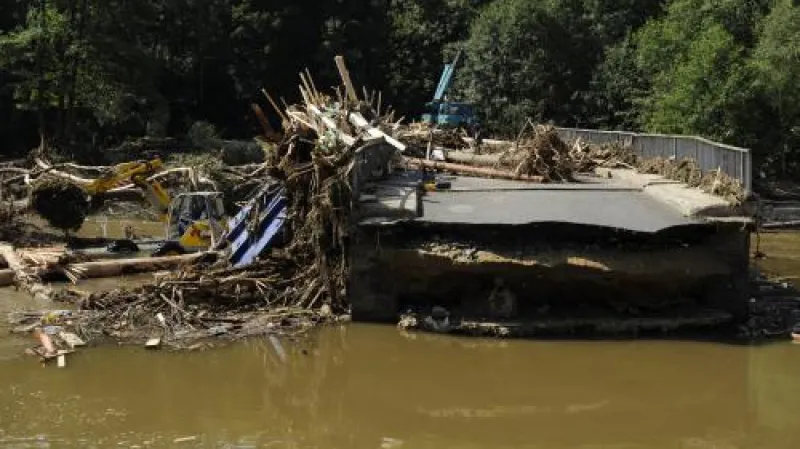 Povodně poškodily mosty