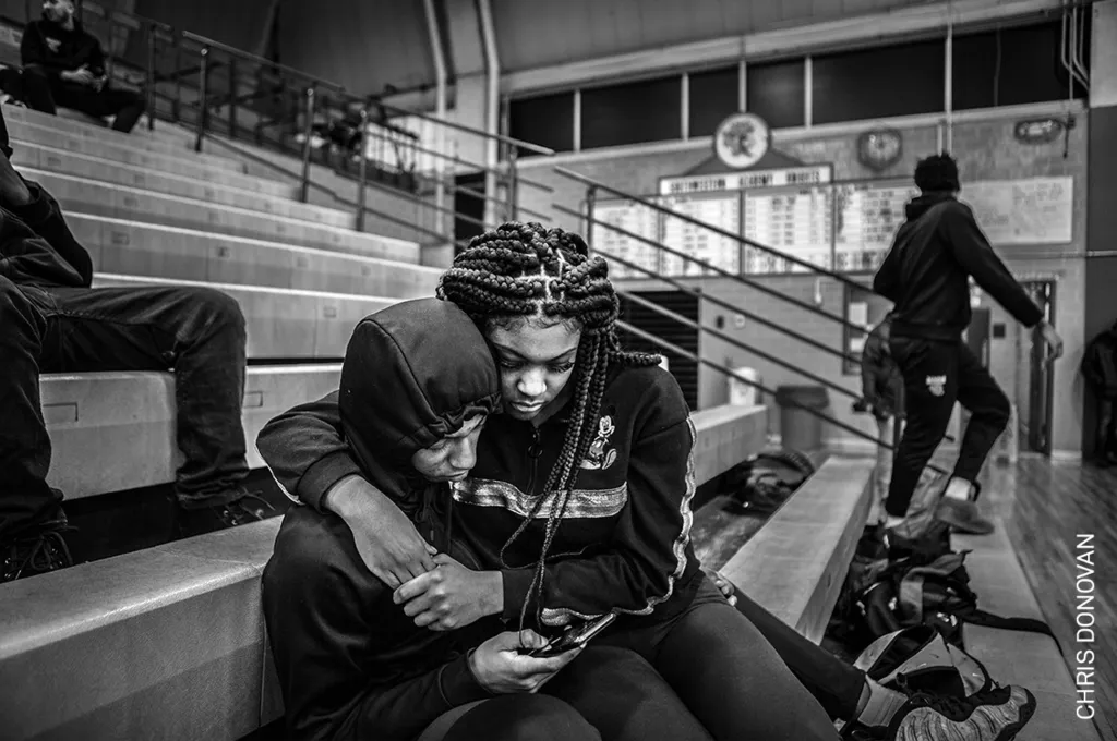 Nominace v sekci Sport: Chris Donovan se sérií snímků nazvanou Those Who Stay Will Be Champions (Ti, kteří zůstanou, budou šampioni). Soubor představuje studentský basketbalový tým Flint Jaguars z města Flint v USA. Město, ve které se zrodila společnost General Motors, zažívá prudký pokles v oblasti automobilového průmyslu