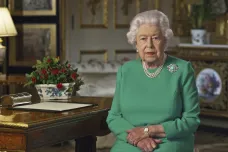 Alžběta II. promluvila v těžké době k lidu. Poděkovala zdravotníkům i těm, kteří zůstávají doma
