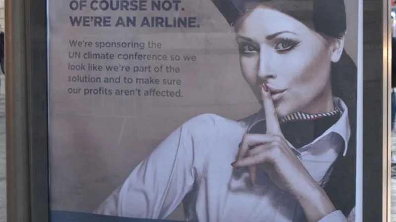 Antireklama na Air France: „Vypořádat se s klimatickou změnou? Samozřejmě, že ne, jsme aerolinky"
