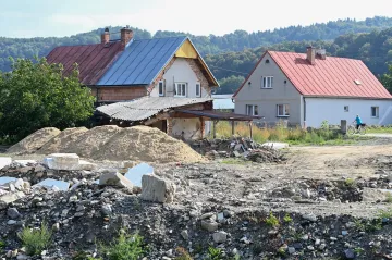 Rok od povodní. Obnova pokračuje, dárci poslali téměř miliardu