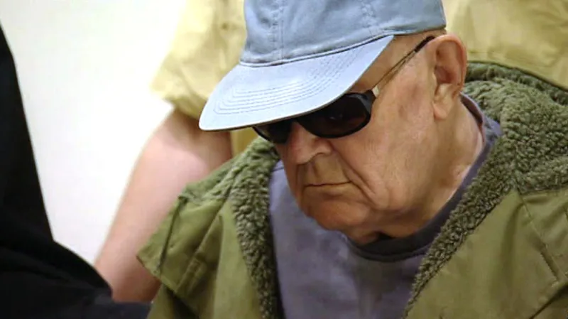 Bývalý nacistický dozorce John Demjanjuk u mnichovského soudu