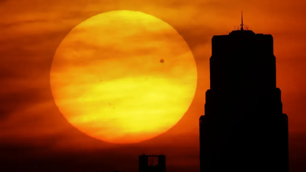 Přechod Venuše přes Slunce