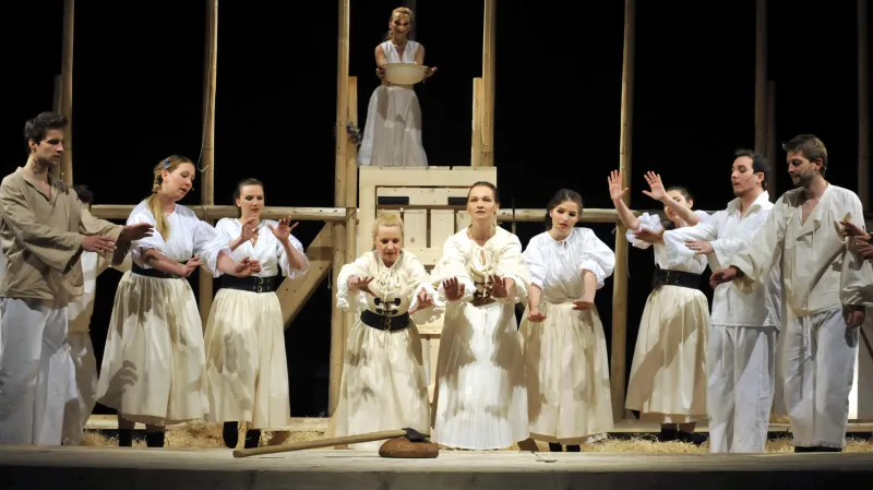 Inscenace Malované na skle v Městském divadle Zlín