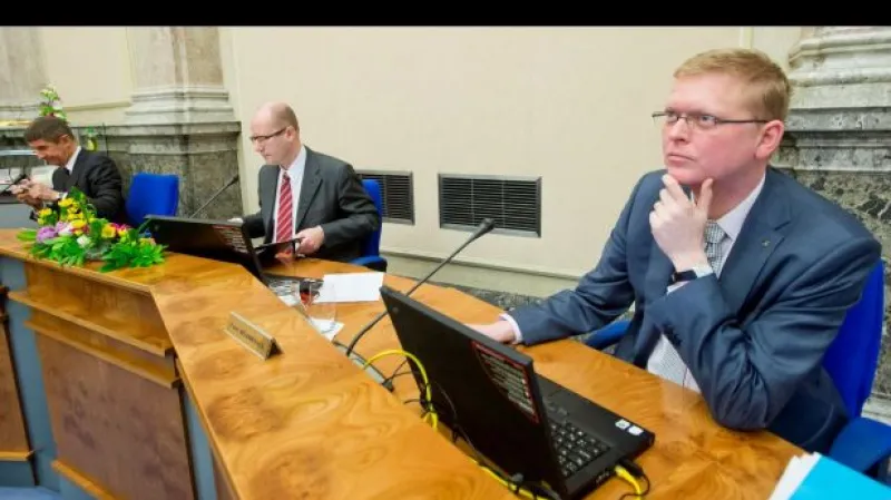 Poslanci rozhodnou o důvěře pro vládu