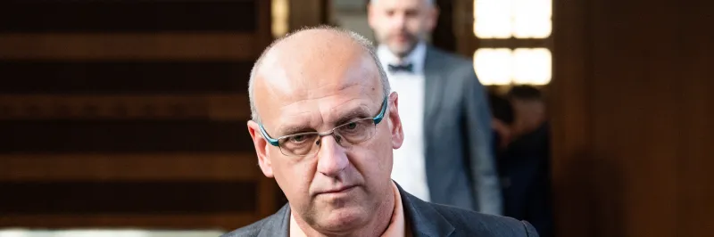 Soud potvrdil podmíněný trest za zmanipulování tendrů na nemocnici Náchod