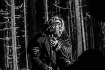 Recenze: Estonský Listopad přináší zimu se závějemi podivností