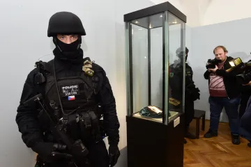 Po letech opustila Věstonická venuše trezor. Na olomoucké výstavě ji hlídají ozbrojenci