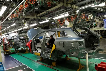 Automobilky mají nedostatek čipů. Jedním z důvodů jsou omezení ve výrobě kvůli koronaviru