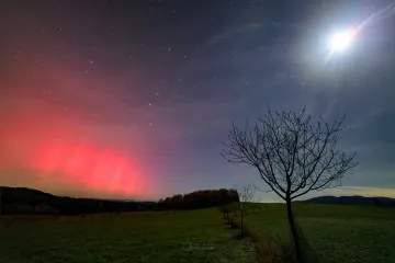 V Česku byla vidět polární záře, šanci slibuje i další noc