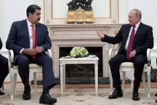 Maduro se setkal s Putinem. Rusko vyslalo do Venezuely další experty