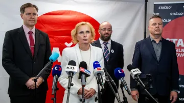 Tisková konference hnutí Stačilo!