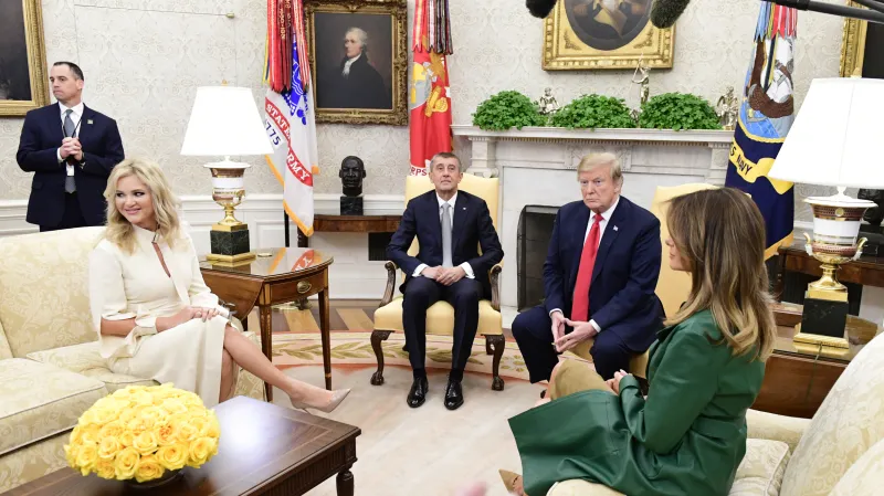 Manželé Babišovi a Trumpovi v oválné pracovně