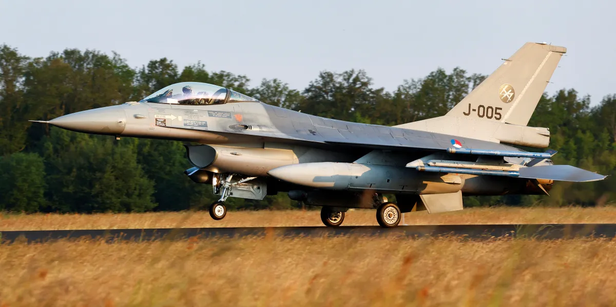 Russland mister fly.  Ukrainere har allerede utplassert vestlige F-16-er, sier media — ČT24 — tsjekkisk fjernsyn