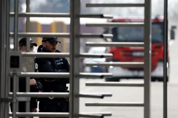 Vyšetřování požáru v pardubické zbrojovce pokračuje. Ta sčítá škody