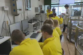 Na den reaktorovým fyzikem. Vysoké školy se v dětech snaží vzbudit zájem o jádro