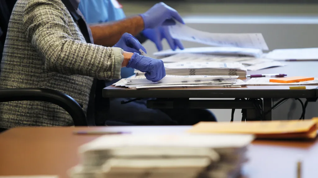 Přepočítávání výsledků amerických voleb