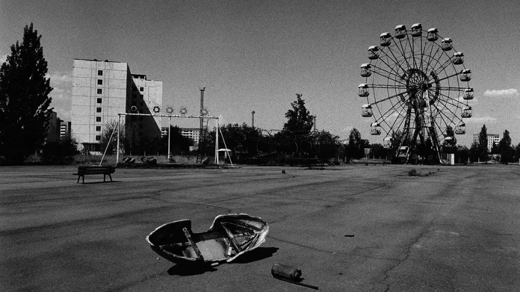 Antonín Kratochvíl / zábavní park v Pripjati, Černobyl, 2000