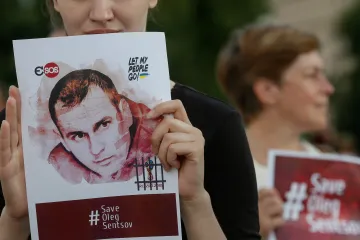 Ruský vězeň, ukrajinský režisér, otec dvou dětí. Oleh Sencov už drží hladovku téměř tři měsíce