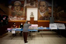 Mexiko uspořádalo historicky první celostátní referendum, k urnám ovšem přišlo málo lidí