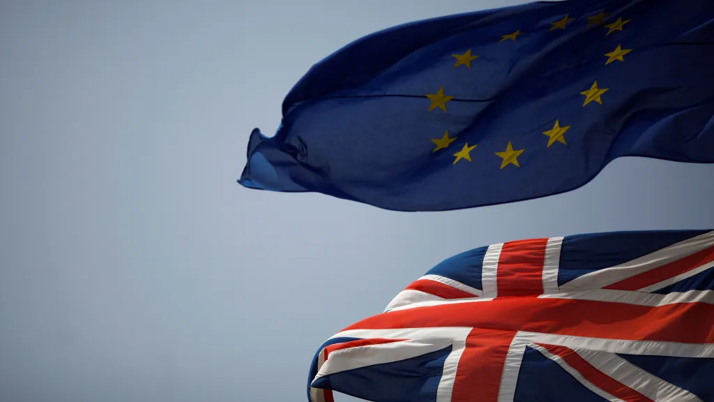 Vlajky EU a Velké Británie