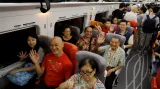 Cestující si cestu rychlovlakem z Hongkongu do Číny pochvalovali