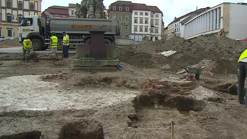 V dolní části náměstí stál pranýř