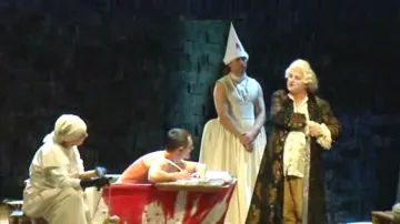 Z premiéry hry Marat/Sade