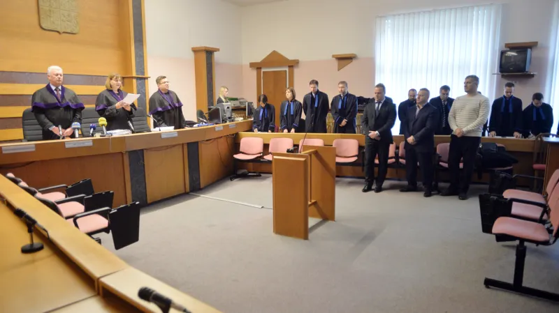 Z obžalovaných přišli na vynesení rozsudku pouze Aleš Zagora, Ivo Hricík a Aleš Kohoutek