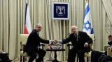 Zpravodaj ČT: Celkem Češi a Izraelci podepsali 14 smluv