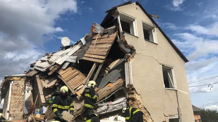 Následky výbuchu v rodinném domě v Mostkovicích na Prostějovsku