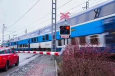 Kvůli výpadkům elektřiny nejezdily ráno některé vlaky mezi Prahou a Benešovem