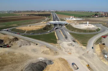 Okolo Prahy cestička, ale nikoli okruh. Hotový nemusí být ani sto let od prvních plánů